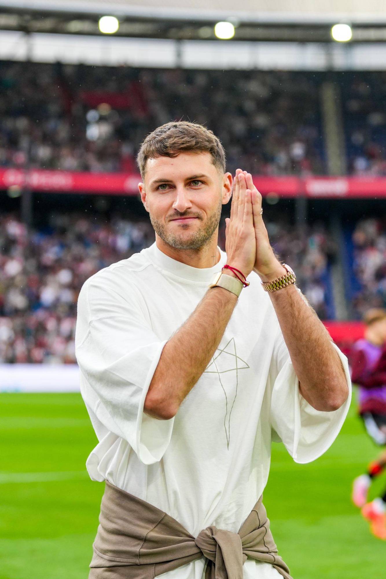 $!Santiago Giménez se despide del Feyenoord con homenaje en De Kuip: ‘Es mi segundo hogar’