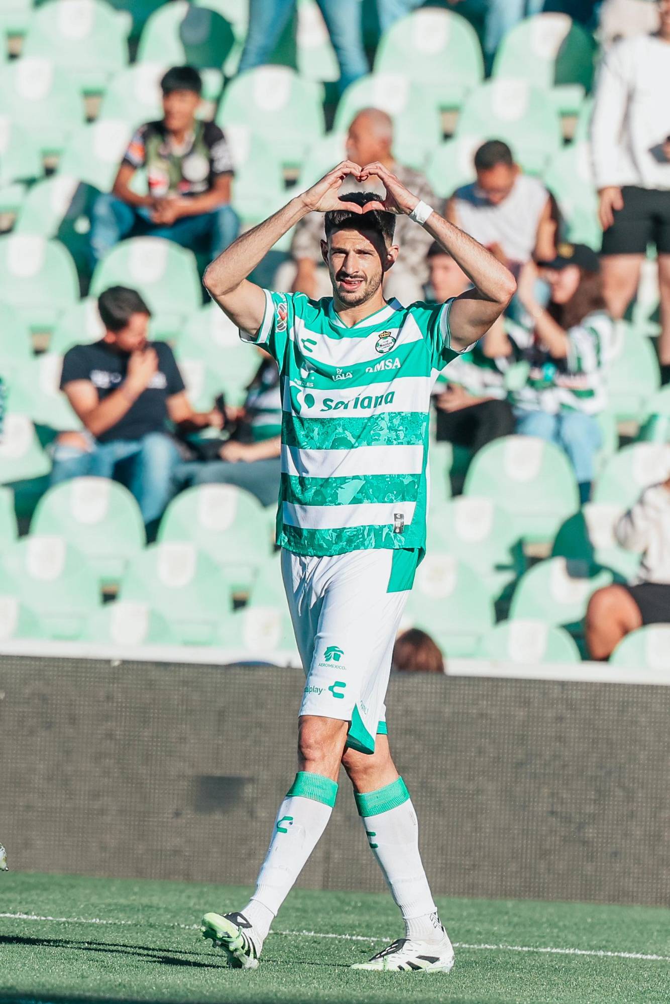 $!Mazatlán logra su primer triunfo y hunde a Santos en el fondo