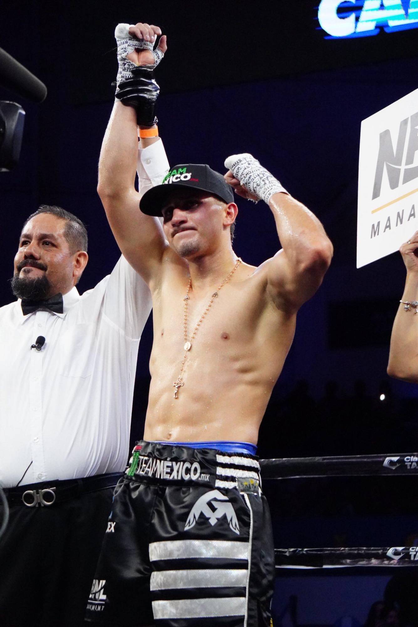 $!Marco Verde mantiene invicto tras vencer a Alexander Moreno en Guadalajara