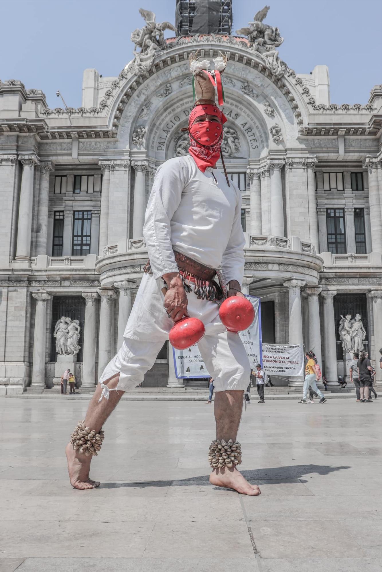$!El Fuerte, Sinaloa, presente en la Ciudad de México con la danza de El Venado.