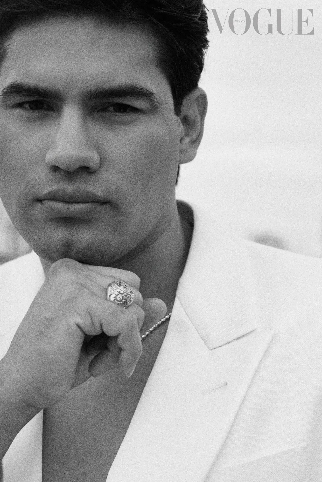 $!‘Zurdo’ Ramírez protagoniza la portada de Vogue Hombre de octubre