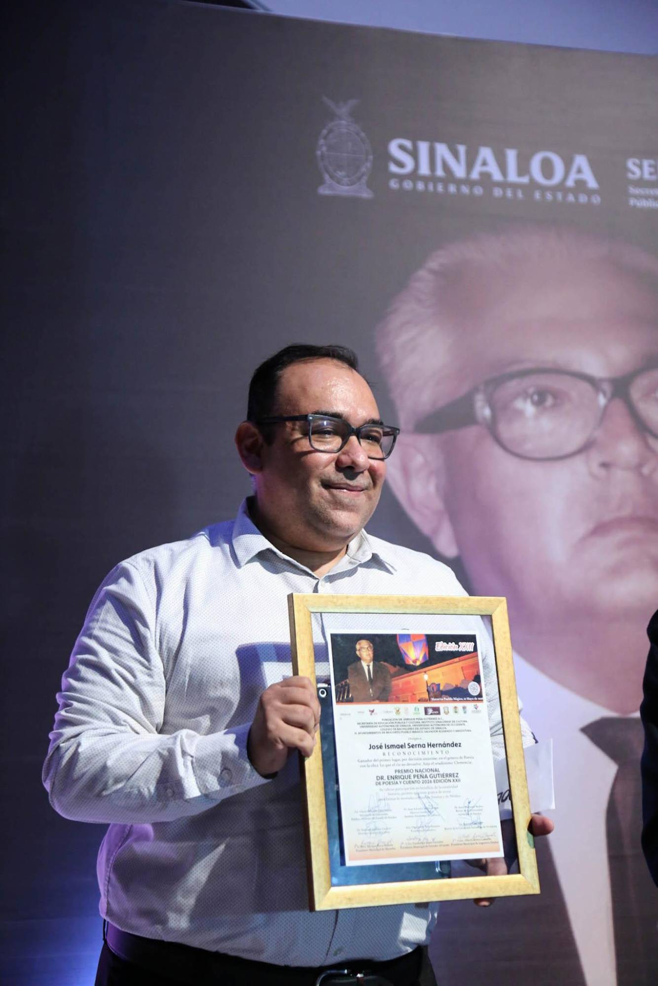 $!El premio de Poesía fue para José Ismael Serna Hernández.