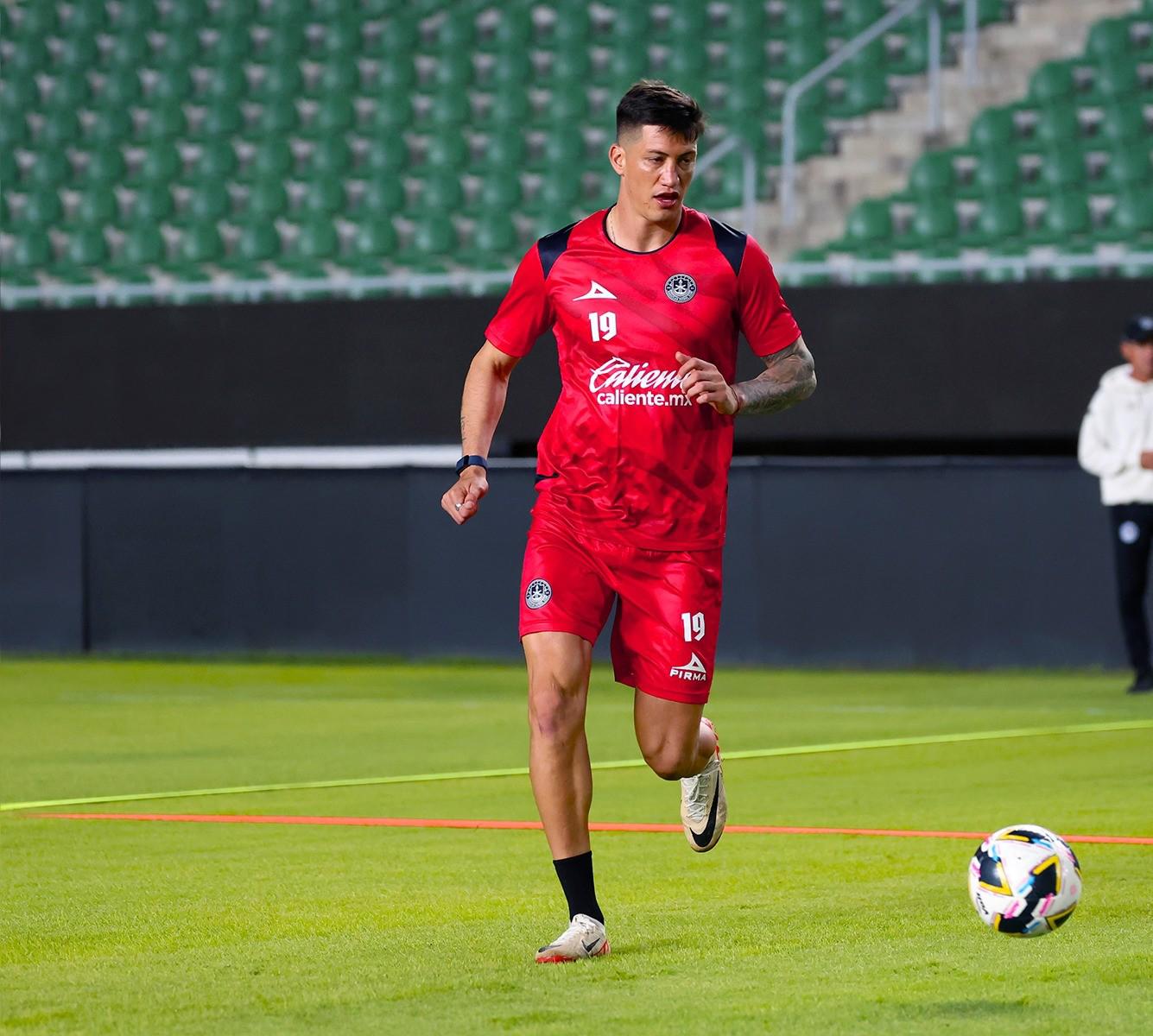 $!Tenemos un plantel corto, pero todos competimos, todos queremos jugar y ayudar al equipo: Lucas Merolla