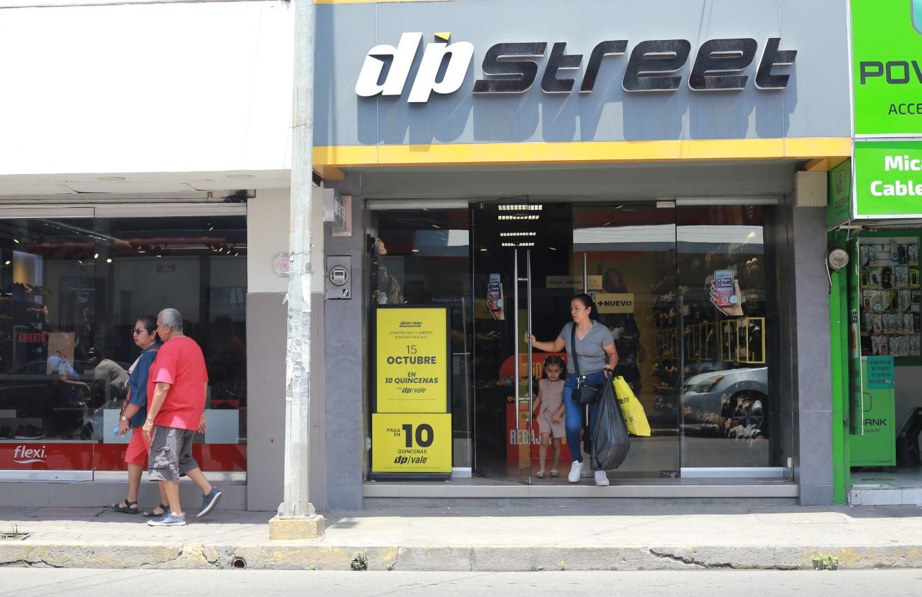 $!Calcetas, cinturones y camisas sin manga, entre lo más buscado para regalar en el Día del Padre