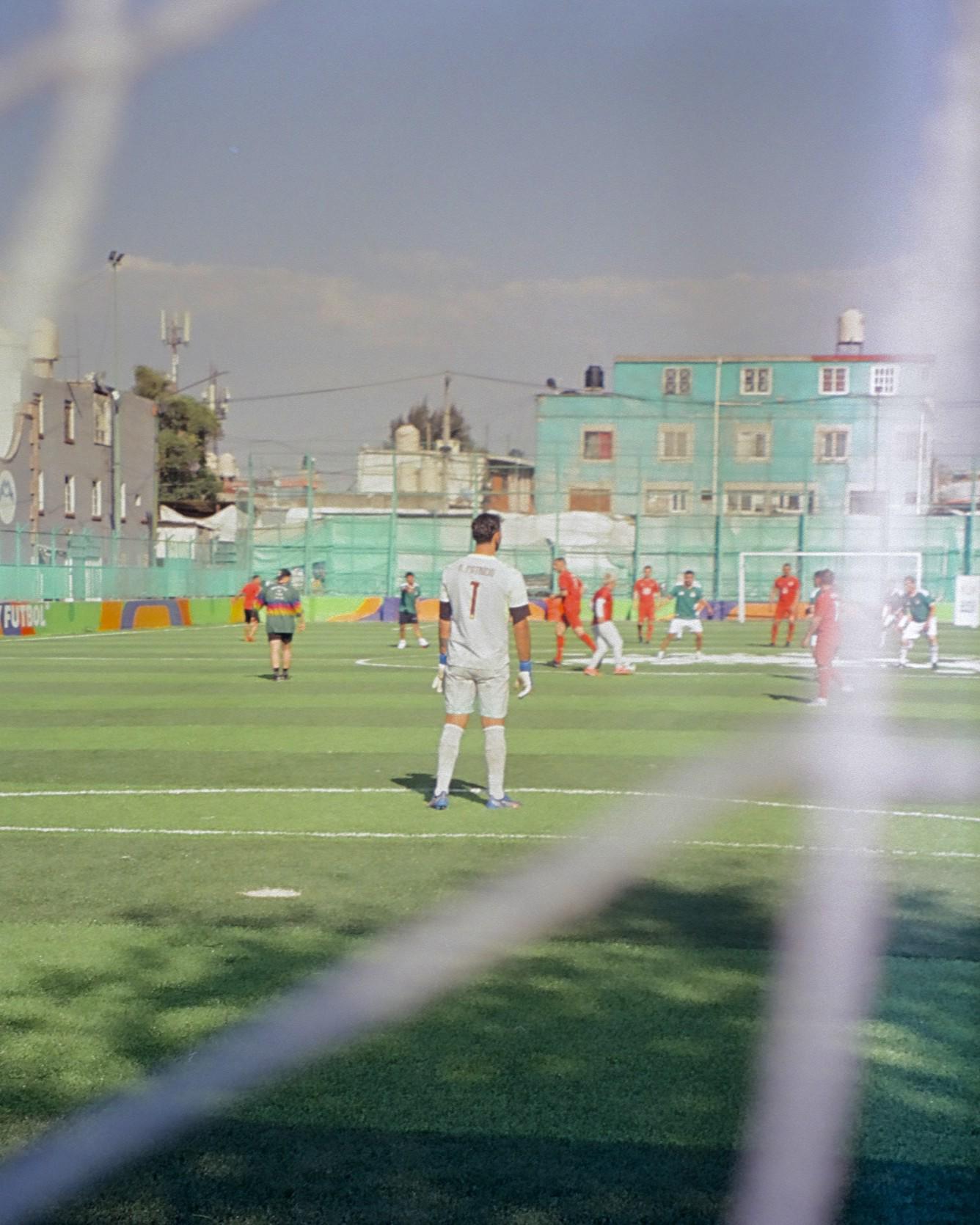 $!Leyendas de Portugal se echan una cascarita en Tepito