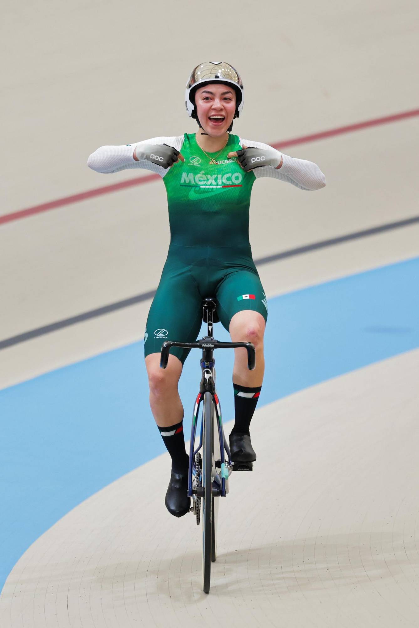 $!¡Yareli Acevedo es campeona mundial! México vuelve al oro en ciclismo de pista tras 24 años