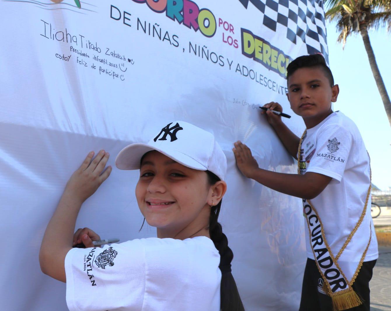 $!Participan en carrera por derechos de las niñas, niños y adolescentes, en Olas Altas