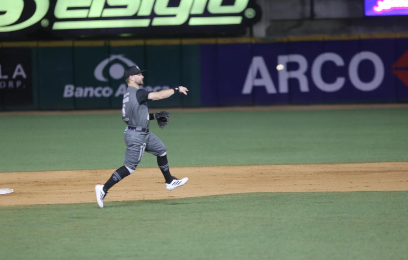 $!Venados conquistan su primera serie en casa con triunfo dramático