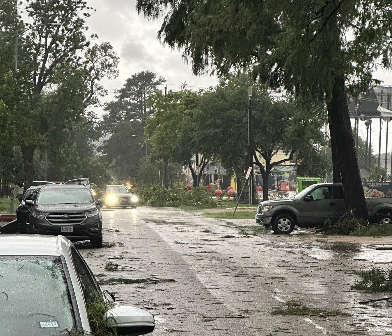 $!Tormentas en Texas dejan al menos 7 muertos y a miles sin electricidad
