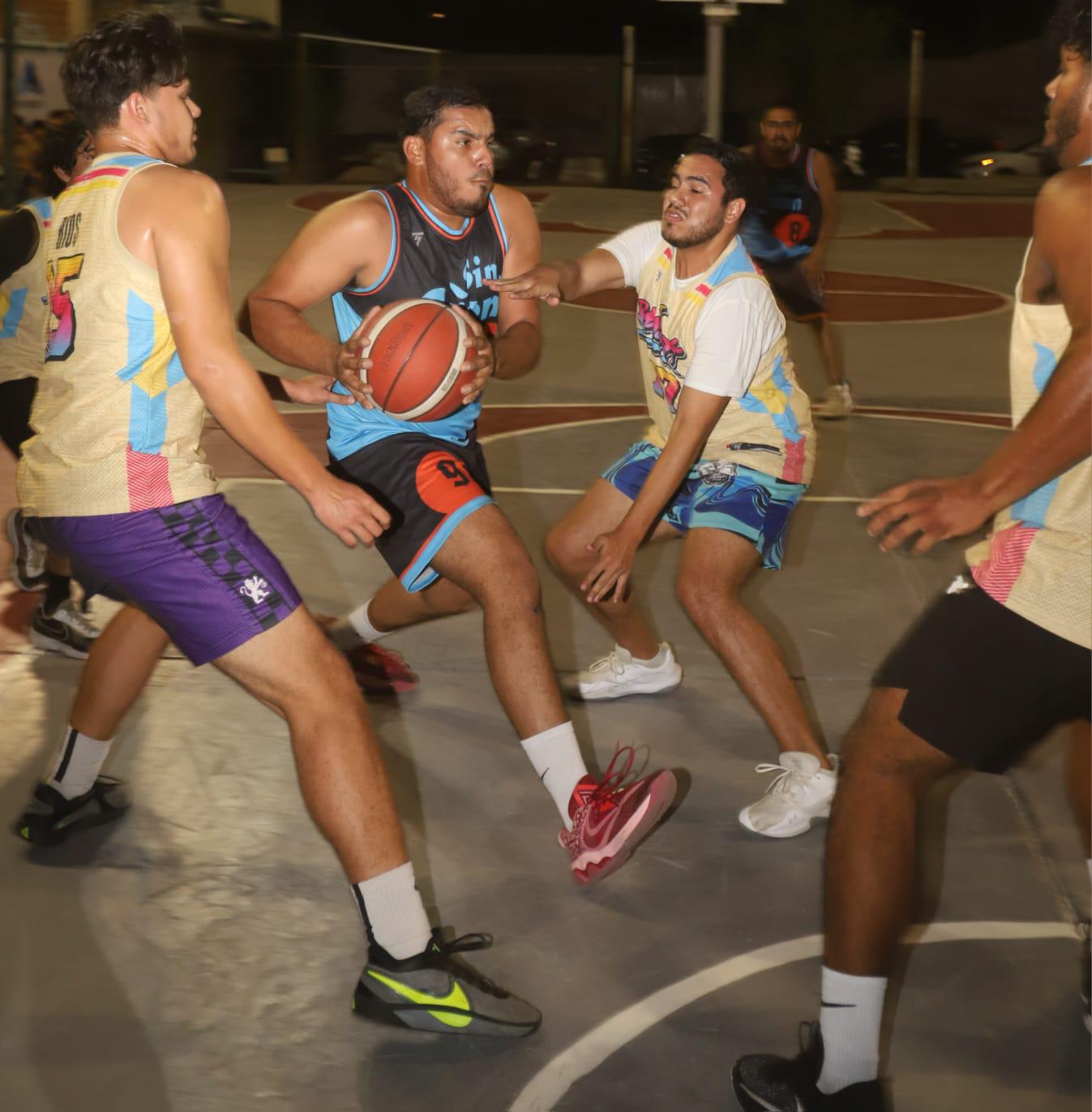 $!CROM Sinaloa toma ventaja en Baloncesto Ángel Flores