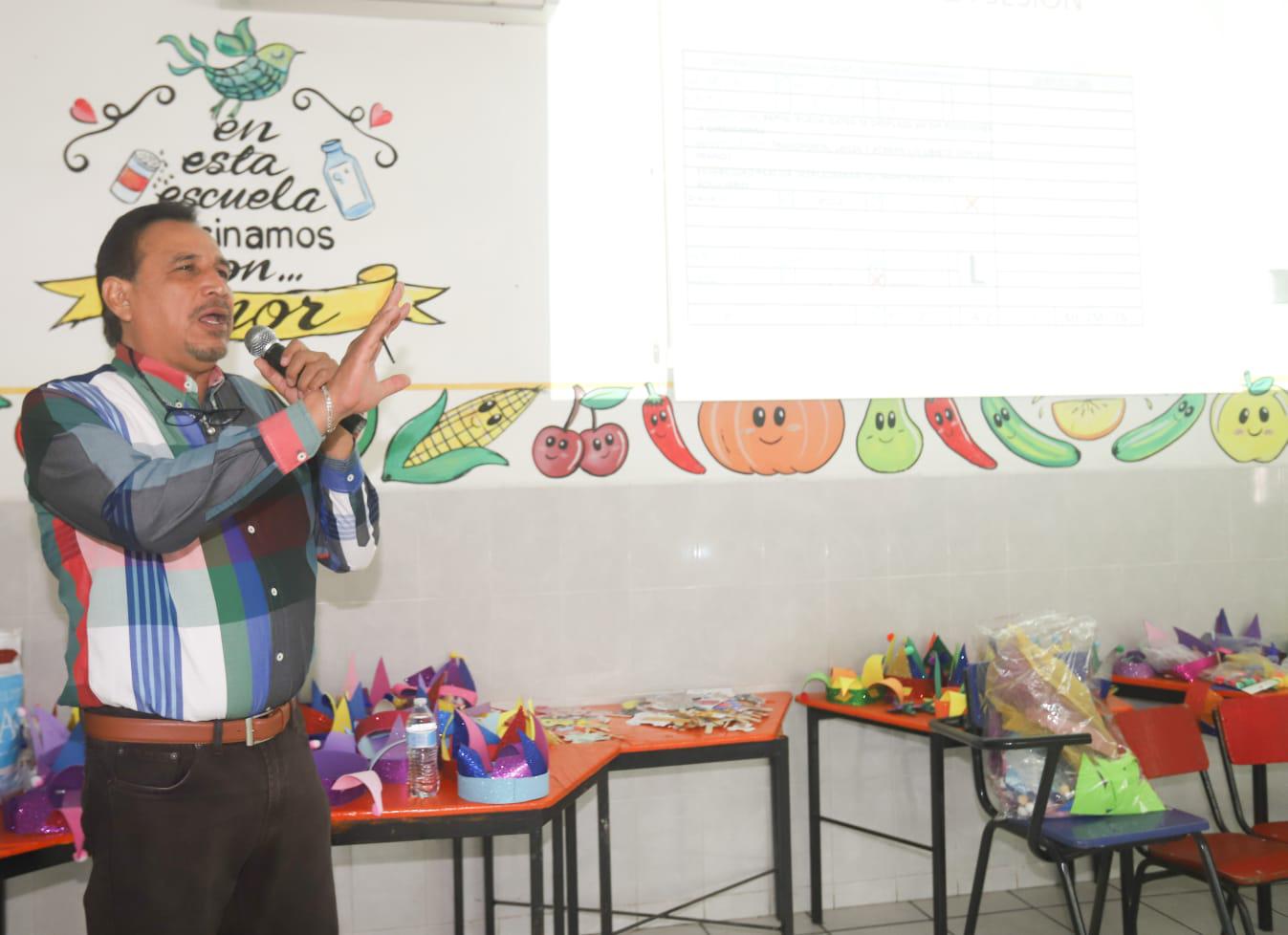 $!Guillermo Solórzano Orozco durante su ponencia.