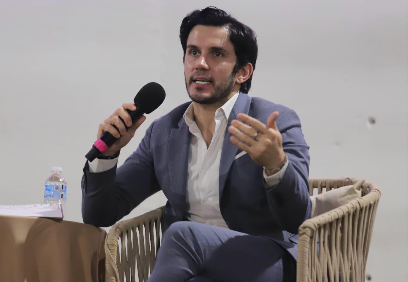 $!Anuncian nueva conectividad aérea de Mazatlán con Guadalajara y Querétaro a través de Volaris