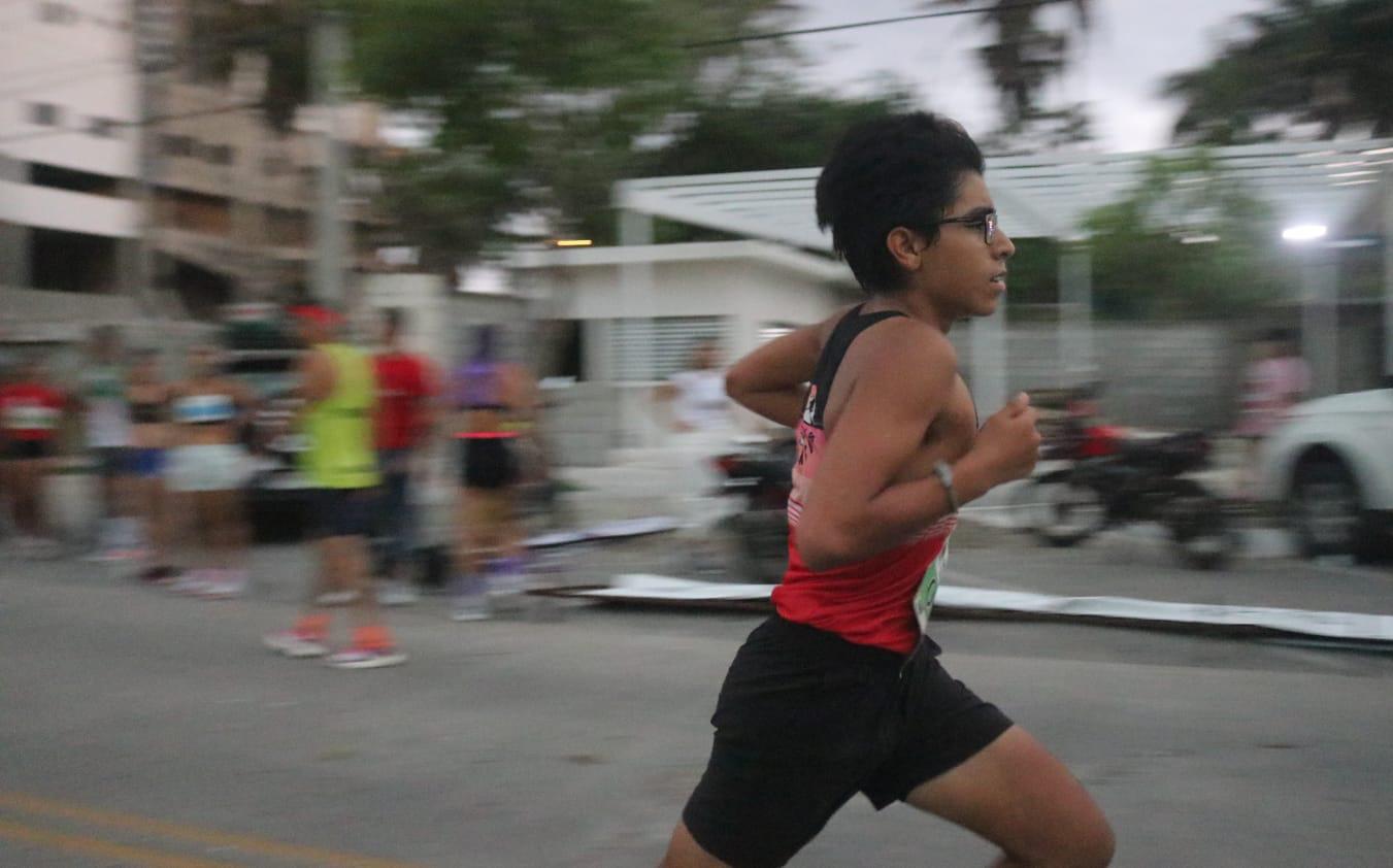 $!Interrumpe lluvia culminación de Carrera Día del Abogado