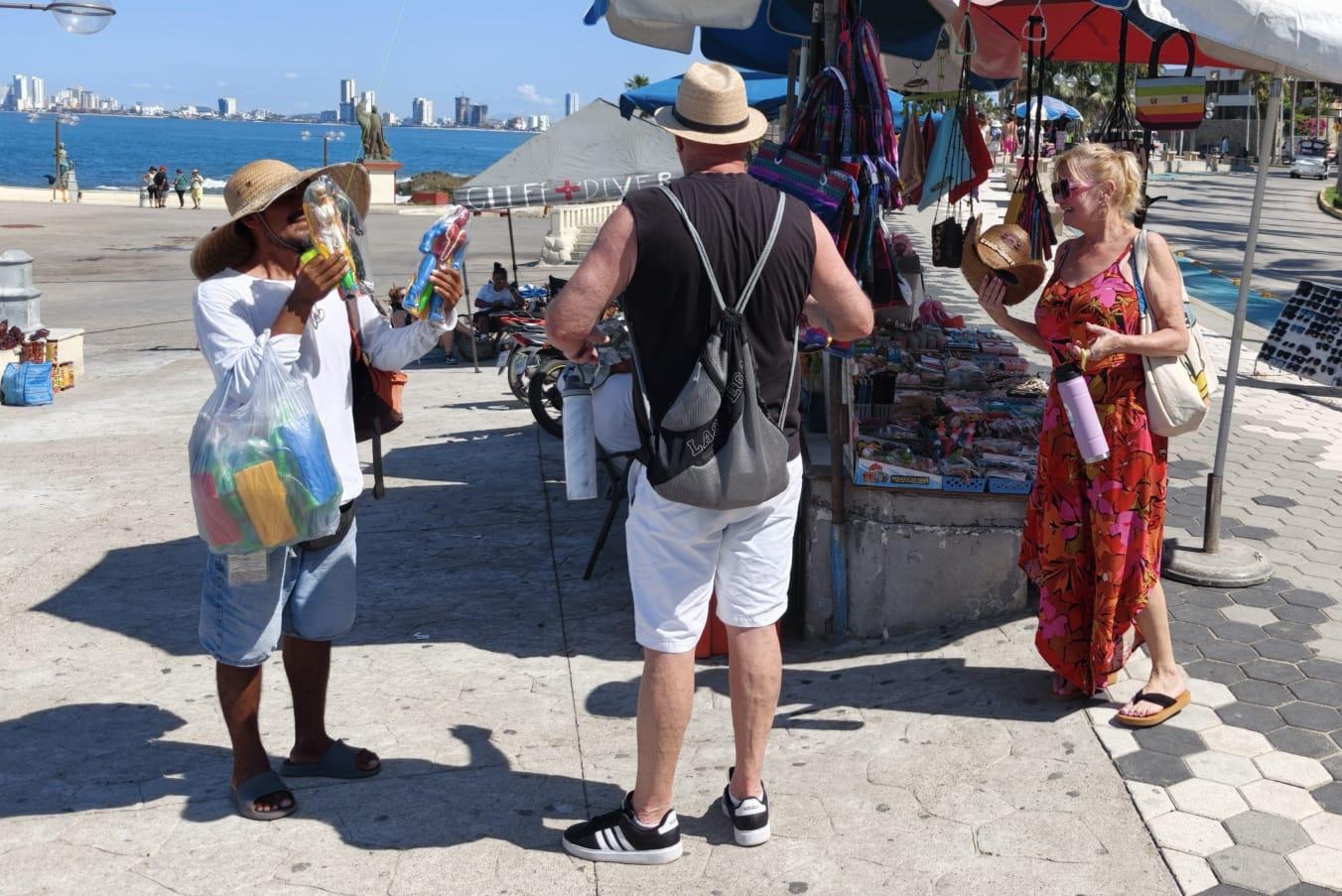 $!Cruceristas impulsan los servicios turísticos en Mazatlán