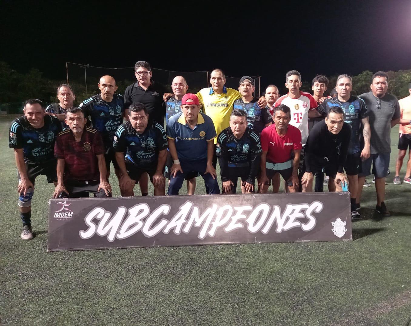 $!Se queda título de la Golden Máster entre Hermanos y Amigos