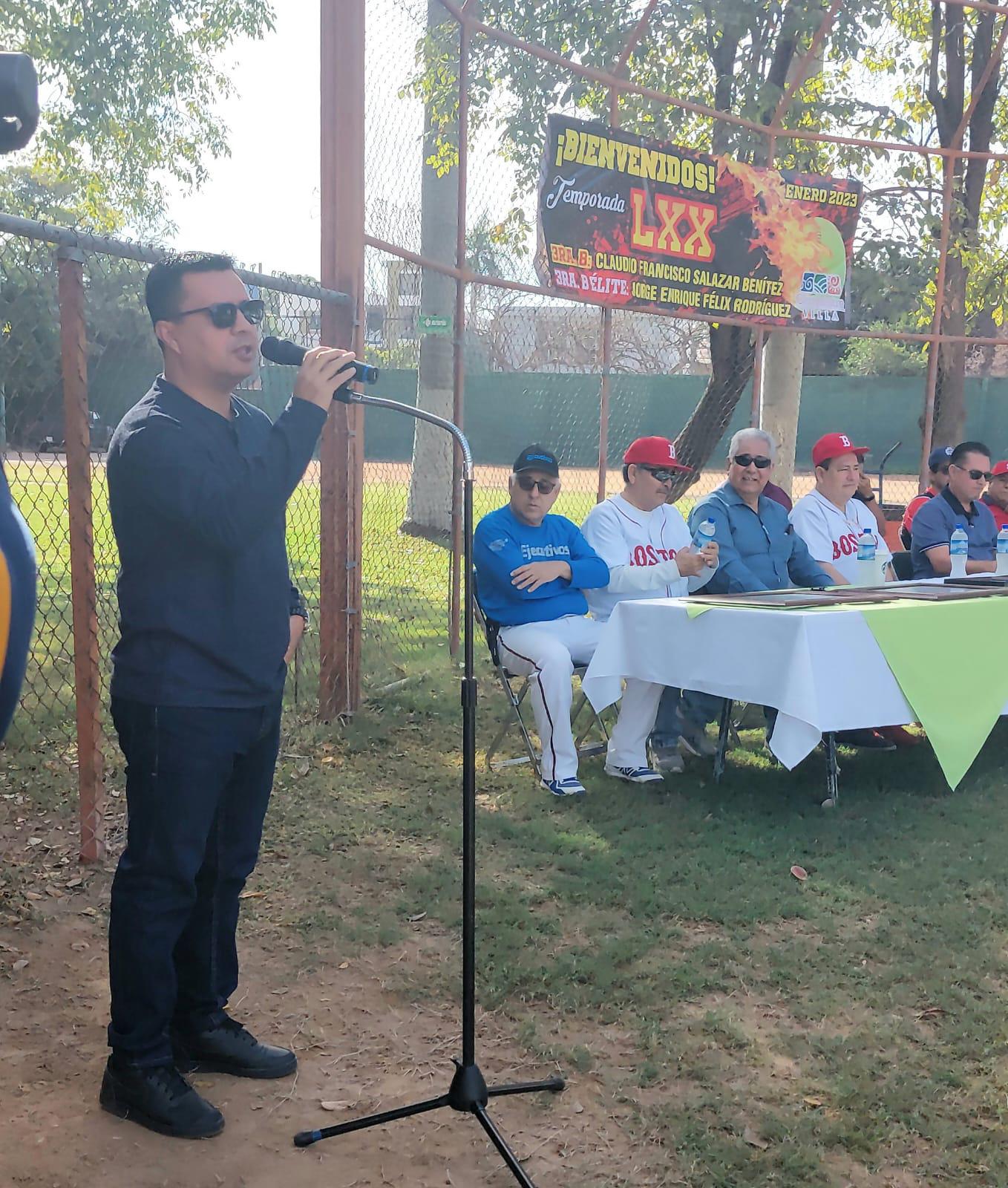 $!La Liga de Tercera Fuerza de softbol del Club Villa Universidad es inaugurada en Culiacán