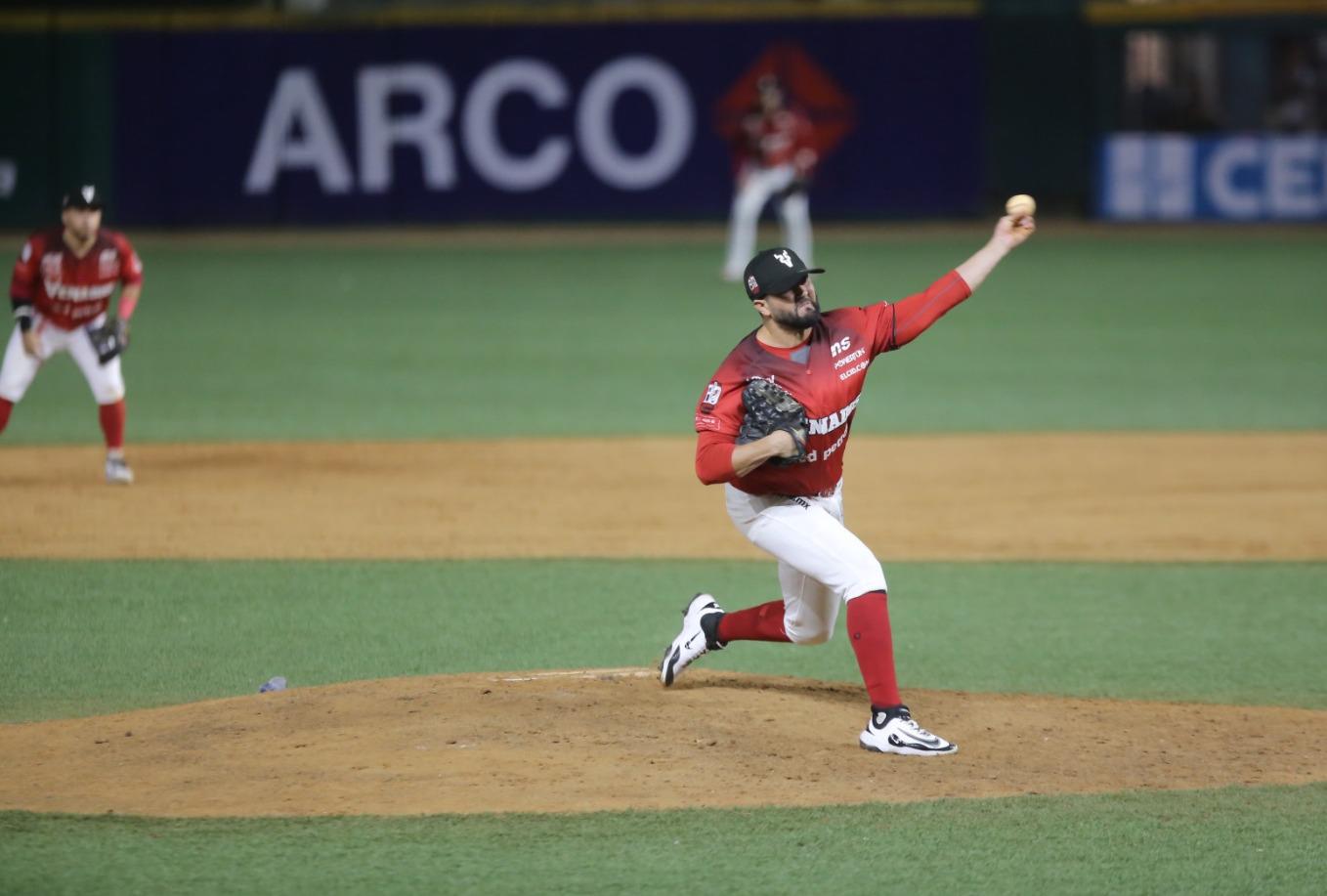 $!Yaquis acaricia liderato general al blanquear a Venados