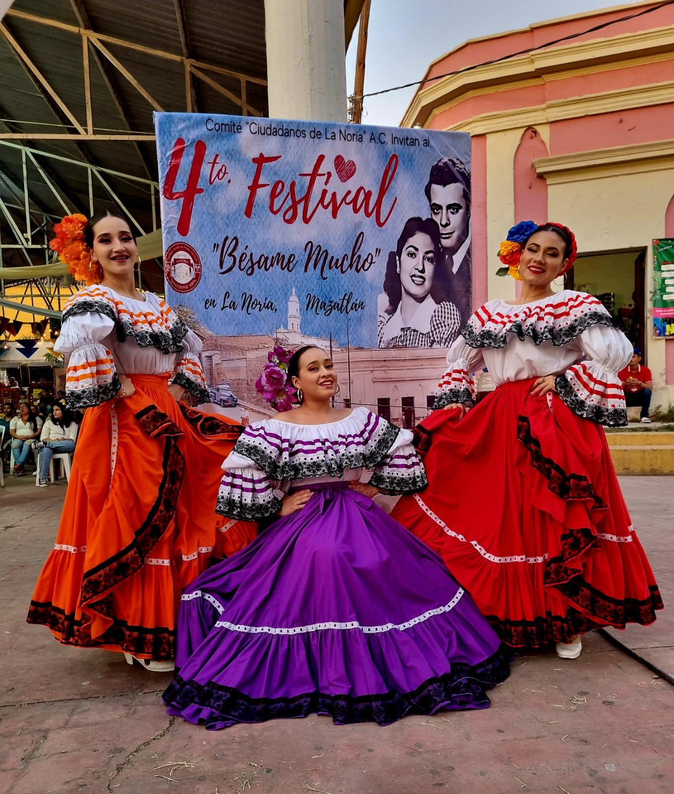 $!Integrantes del ballet alegraron la cuarta edición del festival Bésame Mucho.