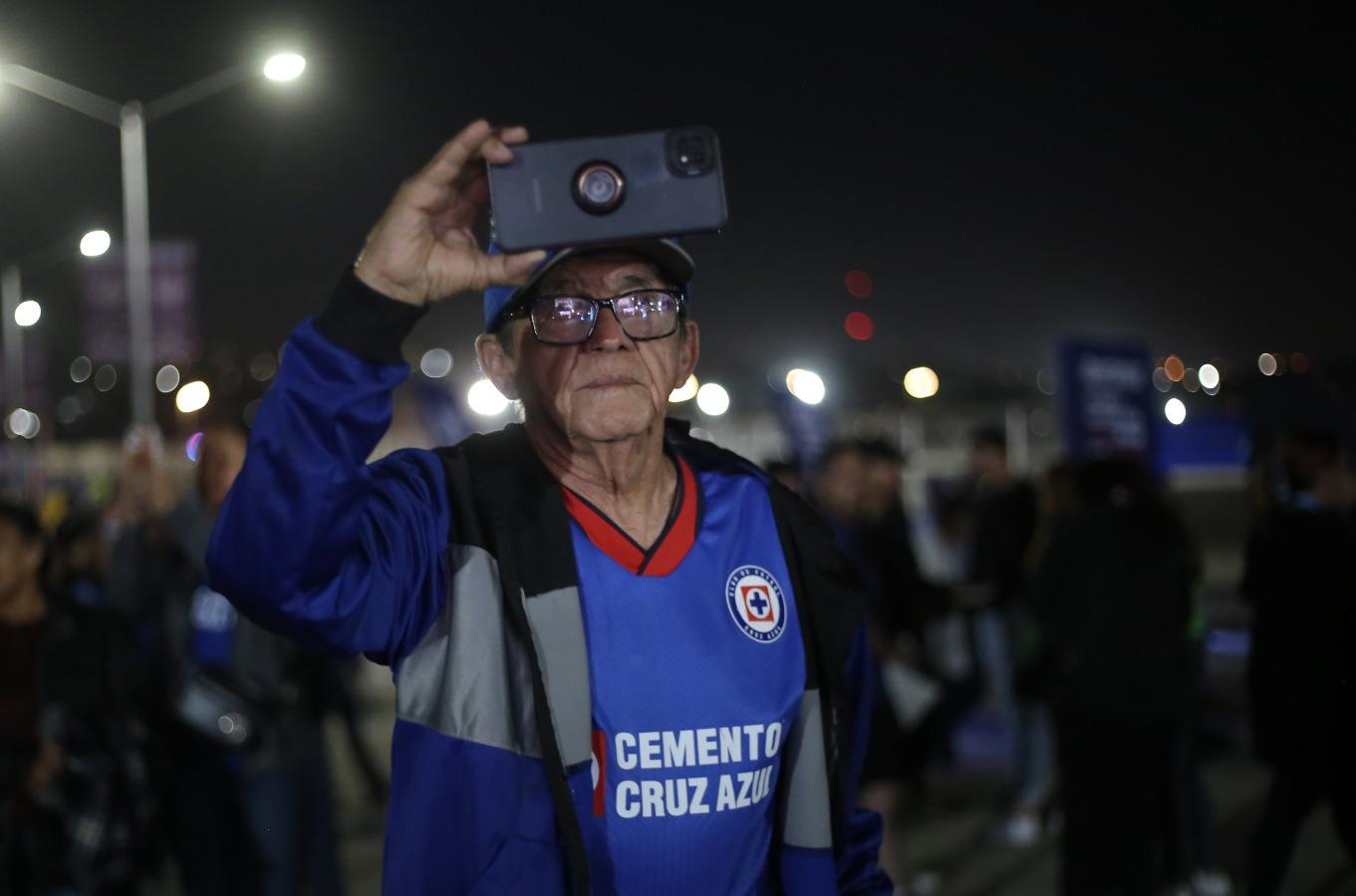$!La hinchada se hace presente para el choque entre Mazatlán y Cruz Azul