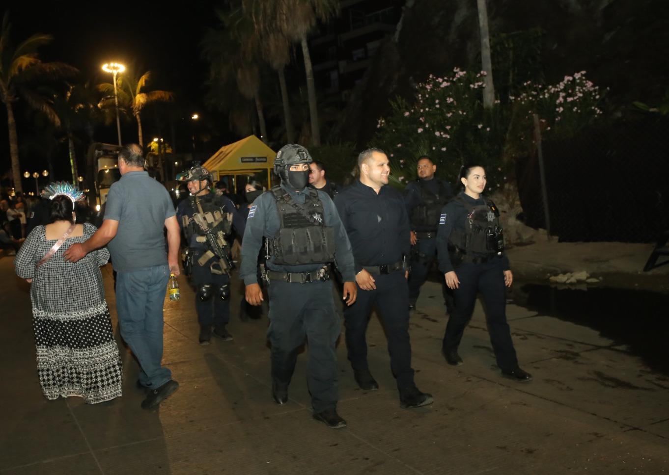 $!Olas Altas vive una noche de fiesta con miles de asistentes