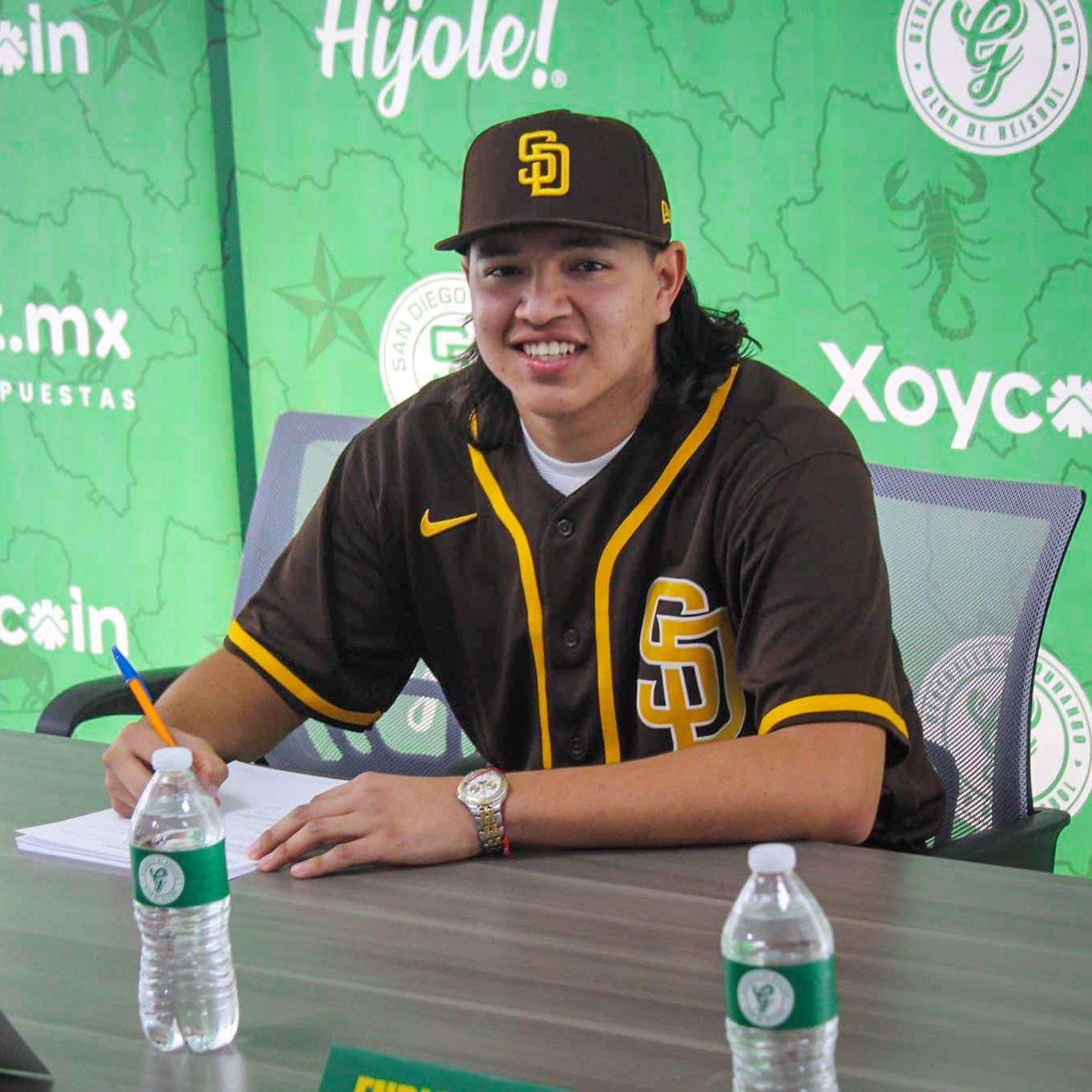 $!Cuatro prospectos de Venados firman con organizaciones de Grandes Ligas