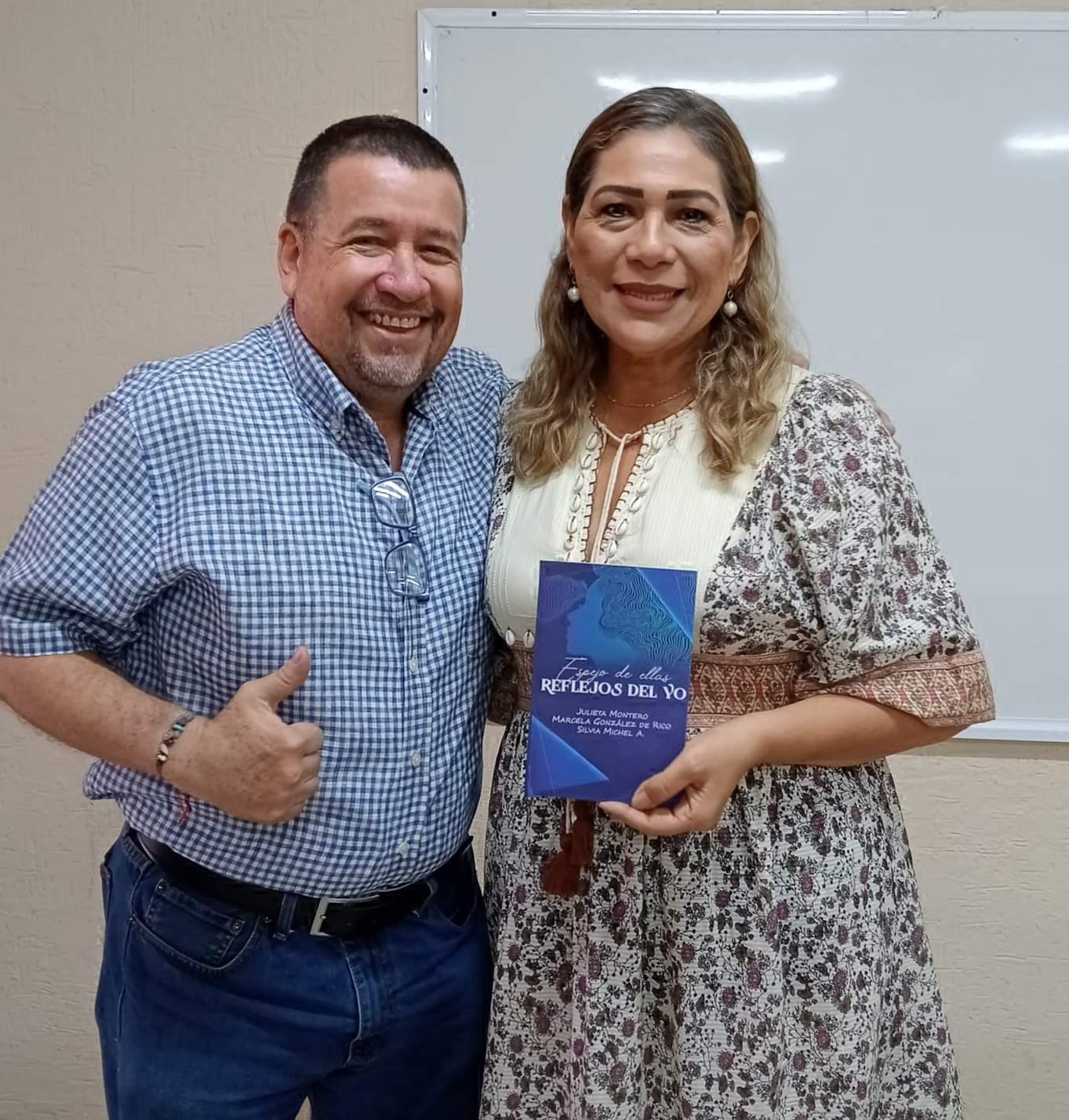 $!La autora en compañía del profesor Gabriel Ayón.