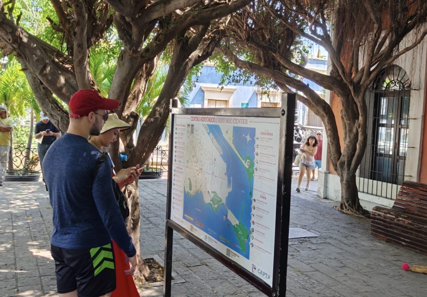 $!Arriba a Mazatlán el crucero ‘Navigator Of The Seas’ con casi 5 mil turistas y tripulantes
