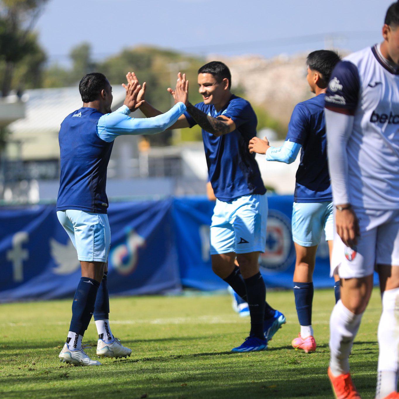 $!‘Toro’ Fernández debuta con gol en la victoria de Cruz Azul ante Atlante