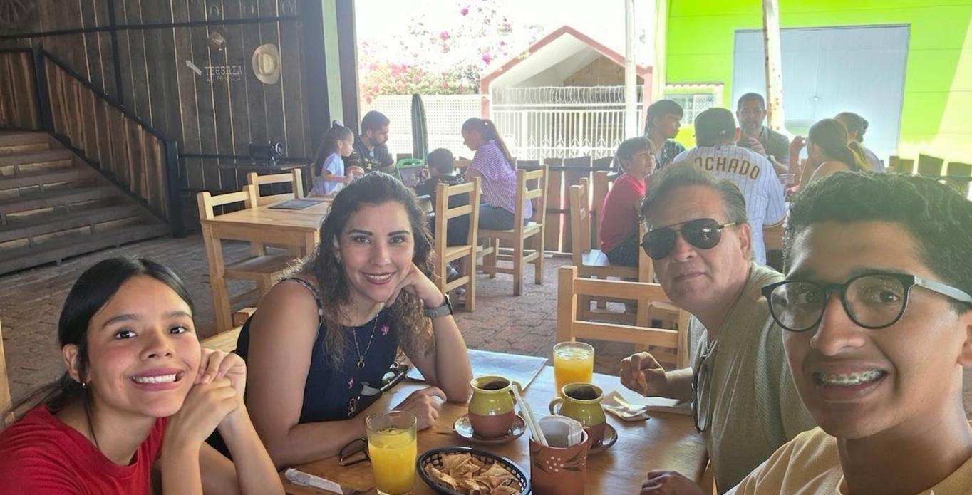 $!La Familia Vázquez Alvarado durante la convivencia.