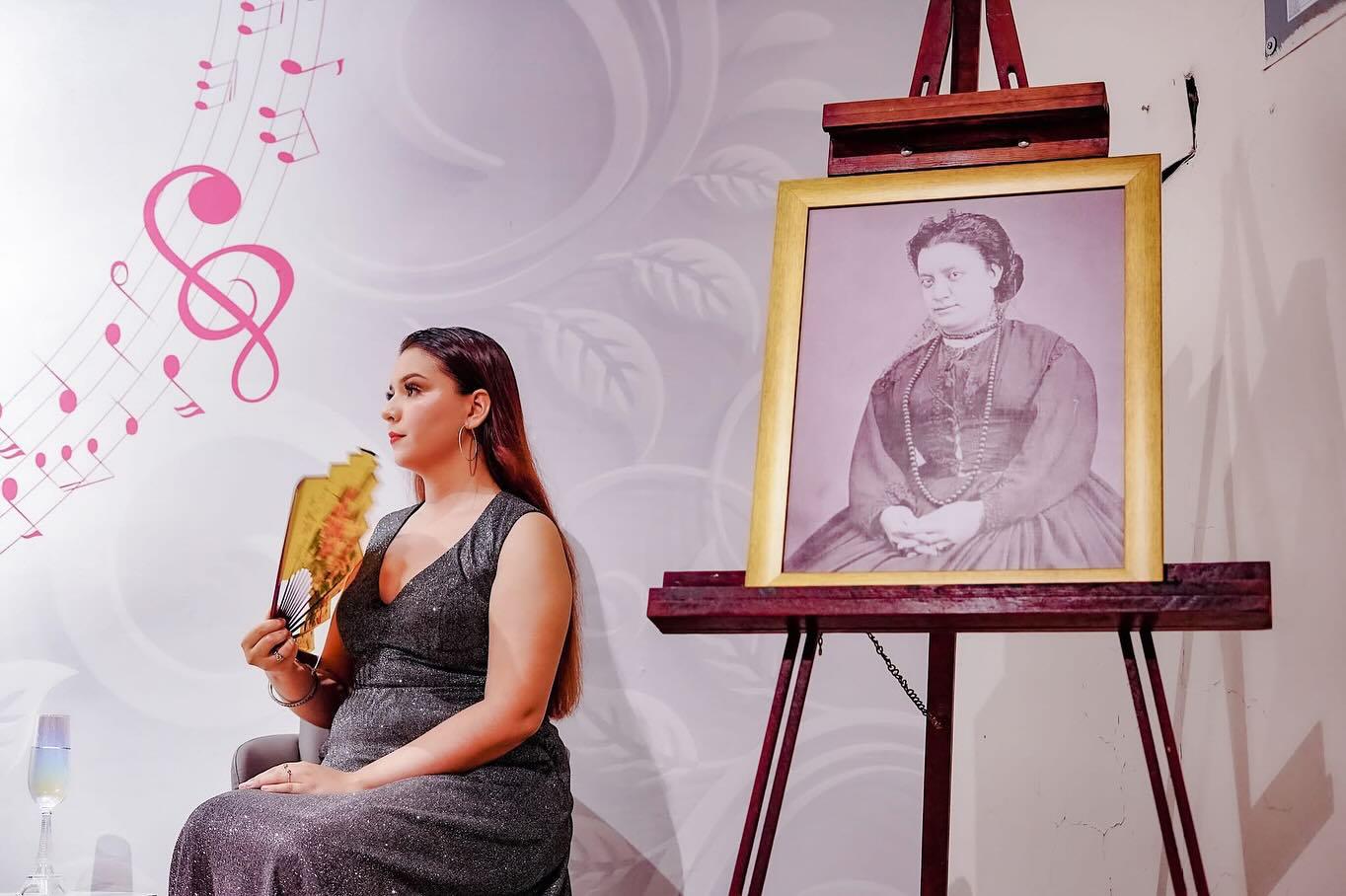 $!La cantante radicada en Mazatlán compartió repertorio de Ángela Peralta en Australia.