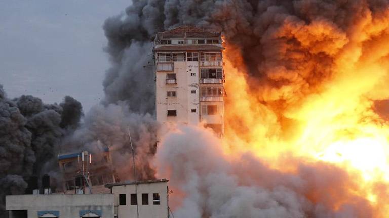 Desde el 7 de octubre, UNRWA ha registrado daños colaterales y directos en al menos 20 de sus instalaciones en Gaza.