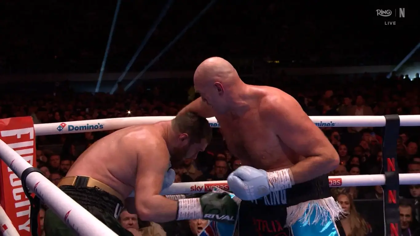 $!Tyson Fury domina a Arslanbek Makhmudov y vuelve a la élite de los pesados