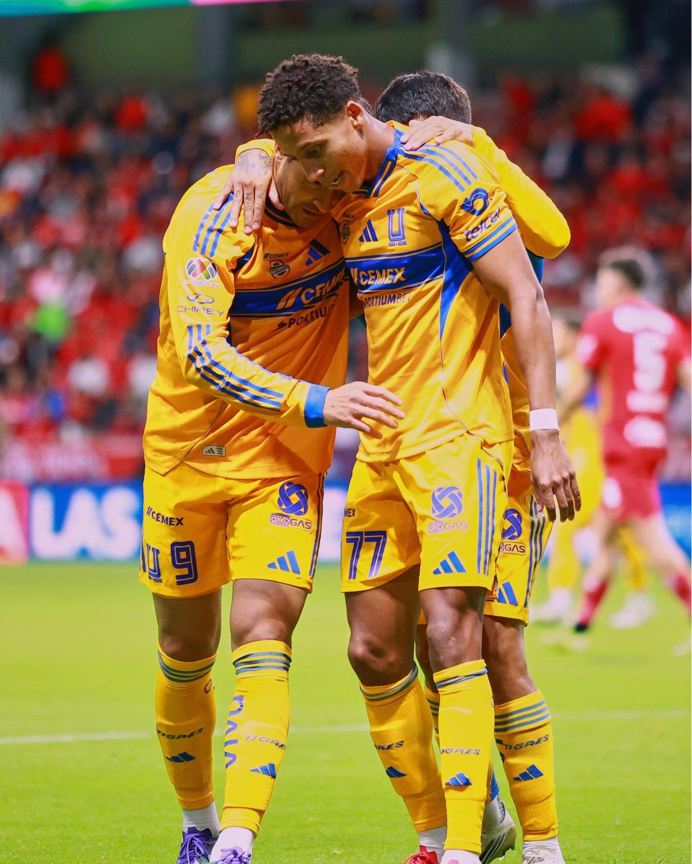 $!Sinaloense Ozziel Herrera sigue encendido frente al arco