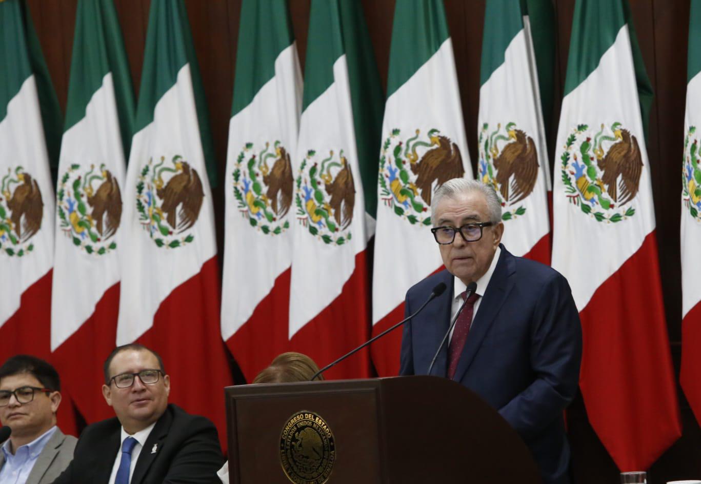 $!Presenta Rocha Cuarto Informe; en seguridad sólo expone formación policial y omite cifras de incidencia