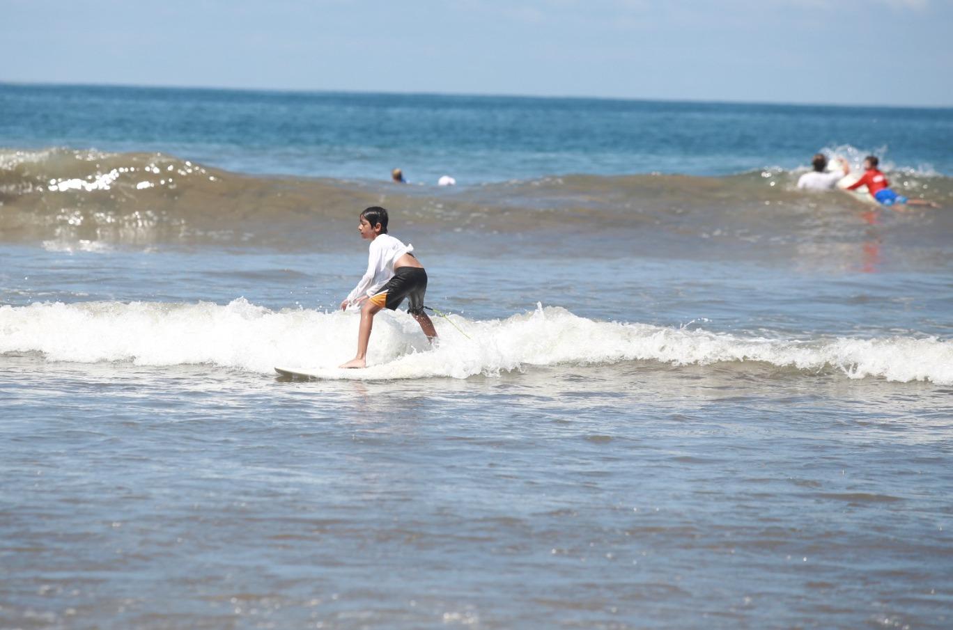 $!Promueve Asociación la disciplina surfing entre la niñez y juventud