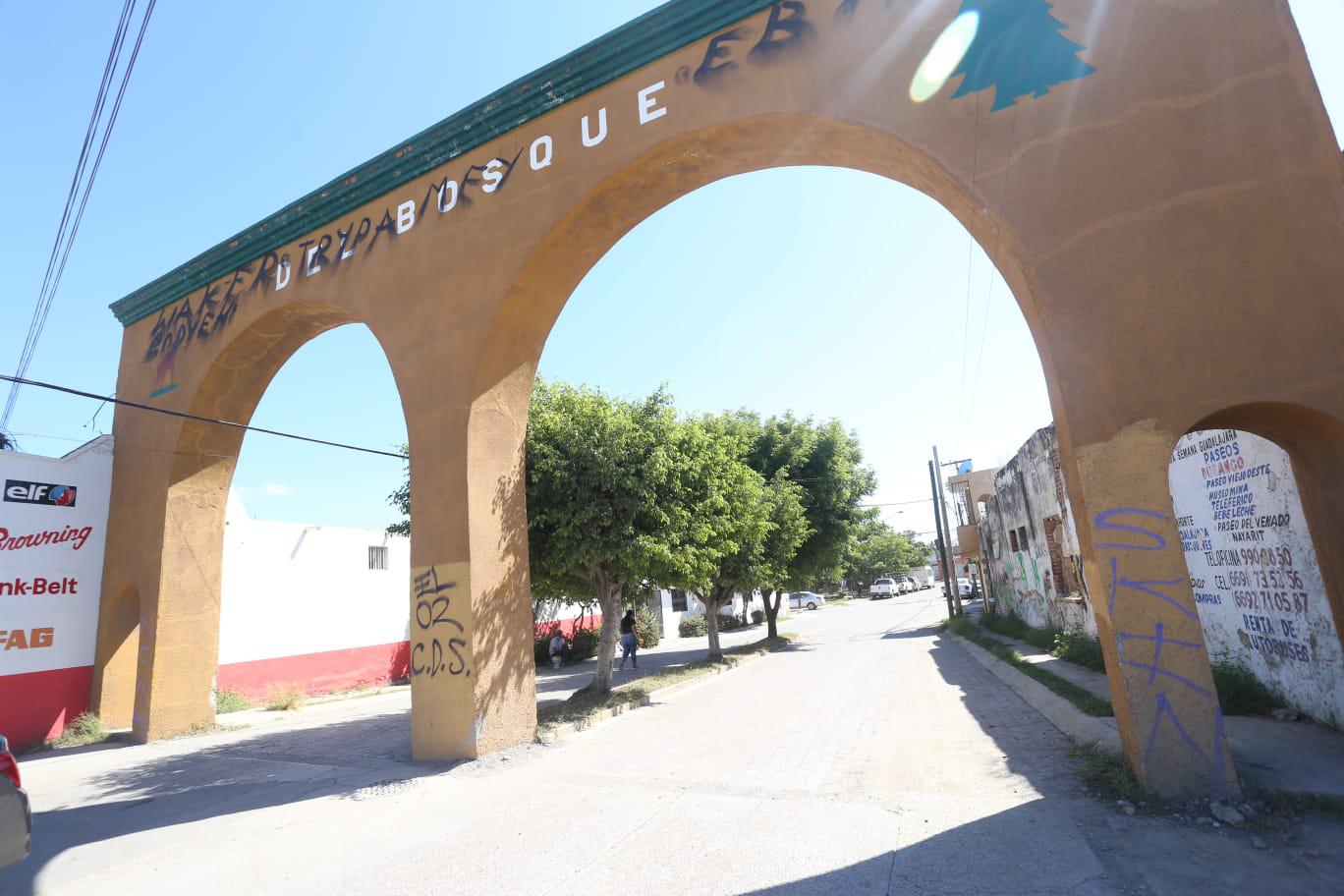 $!En el Fraccionamiento del Bosque, en Mazatlán, vecinos denuncian inseguridad en local abandonado