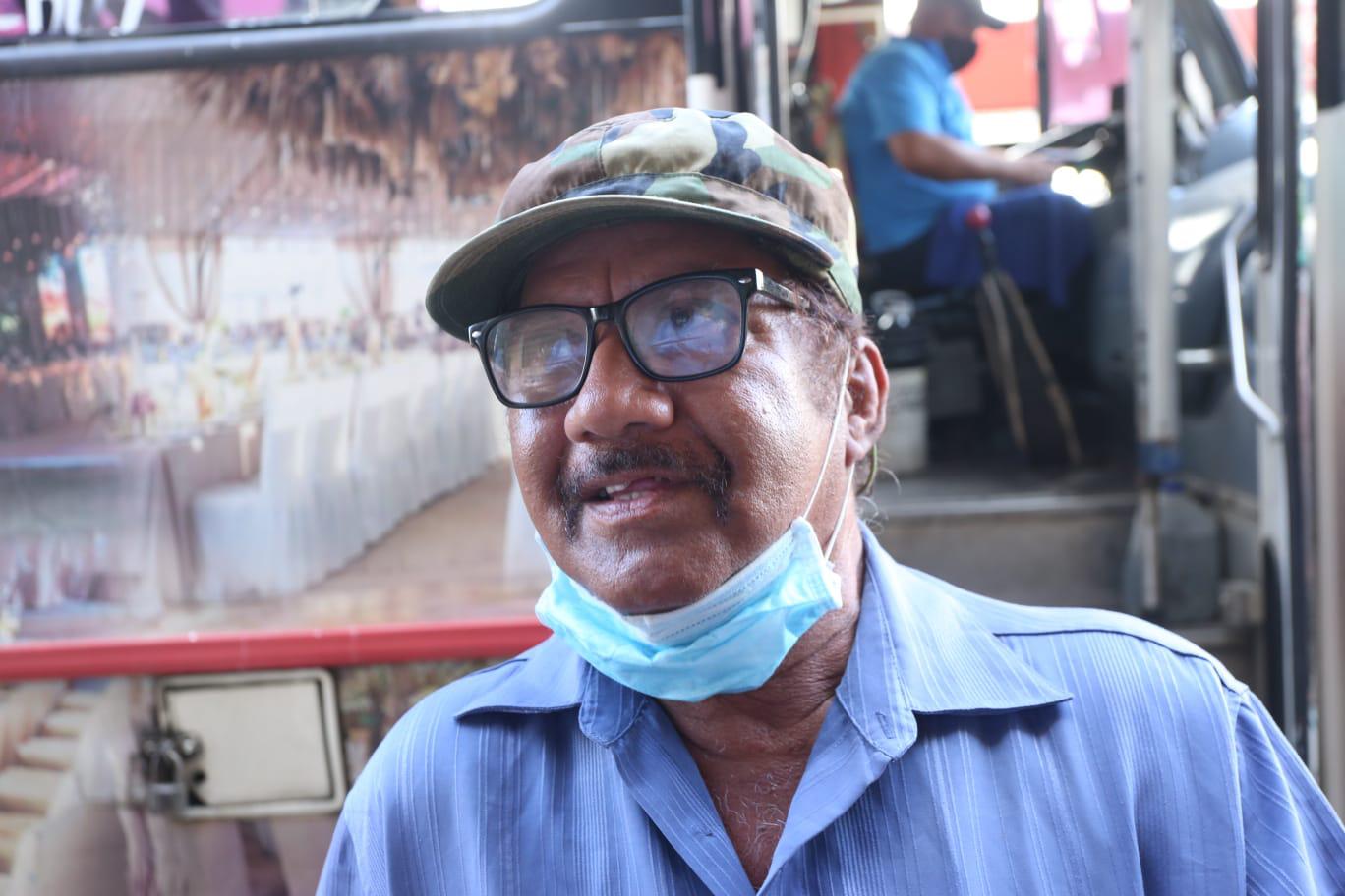 $!En Mazatlán, aumento a tarifa sorprende a usuarios de transporte urbano; exigen mejoras en servicio