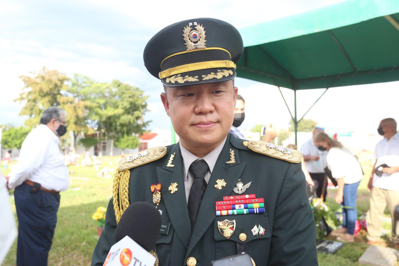 $!El Teniente Coronel Yoon Joo Kim, Agregada Naval, Militar y Aéreo de la República de Corea en México