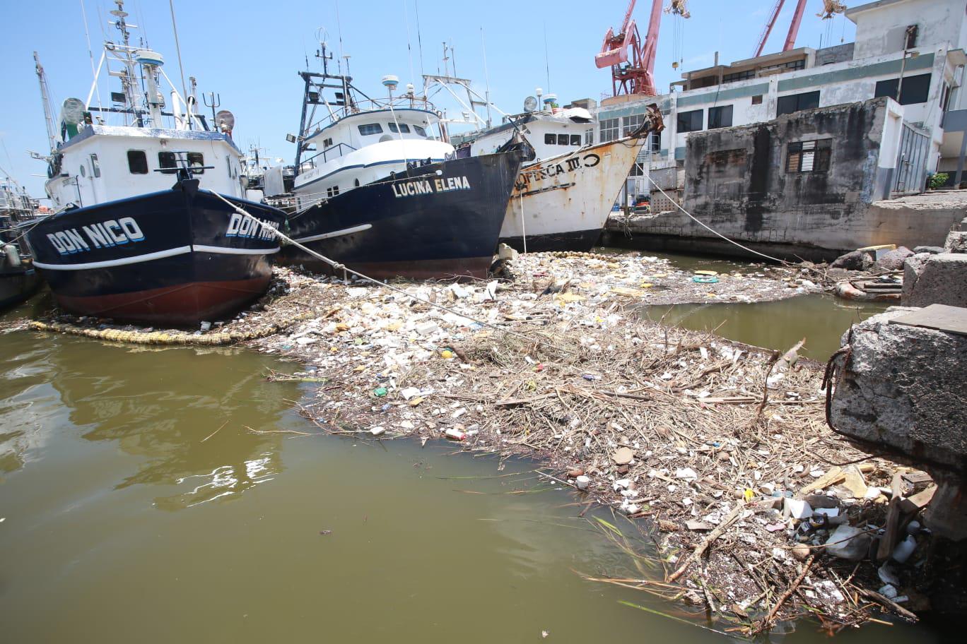 $!Biobarda del Puente Juárez impide que 3 toneladas de basura lleguen al mar
