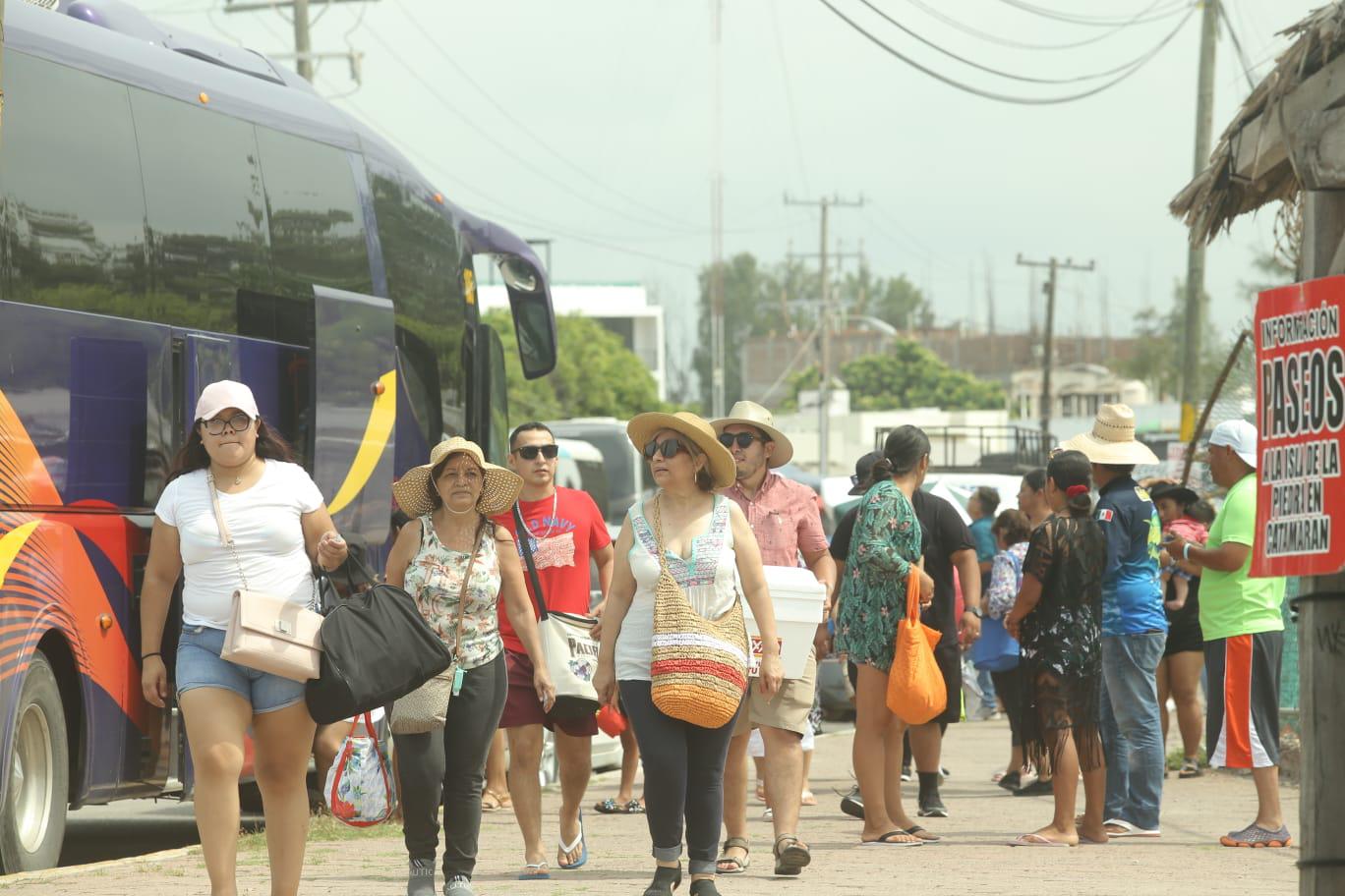 $!Gran movimiento turístico vive Mazatlán por el ‘fin de semana patrio’; prevén $220 millones de derrama económica