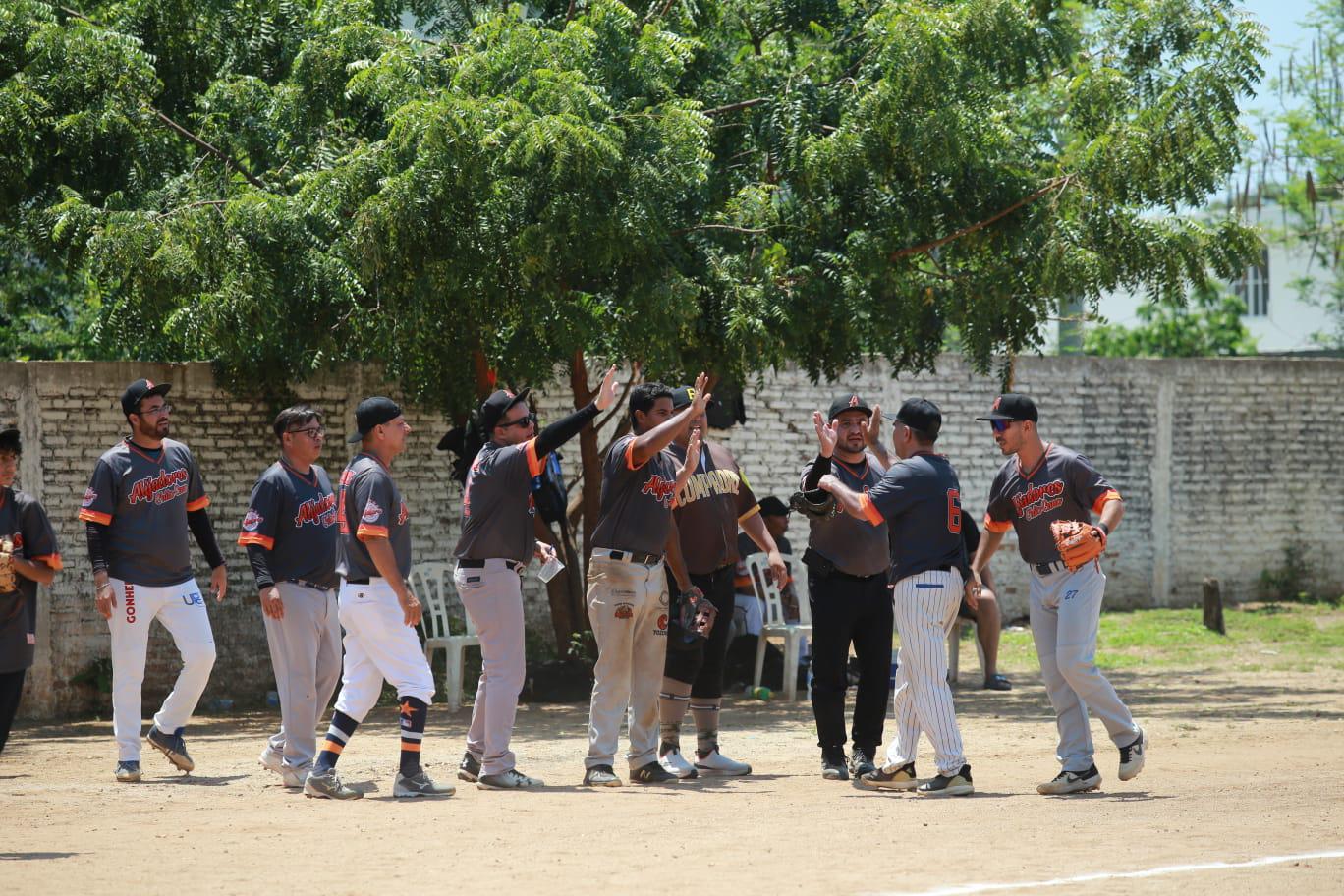 $!Se coronan campeones absolutos Ahijados de Chito Cano, en Club Polluelos