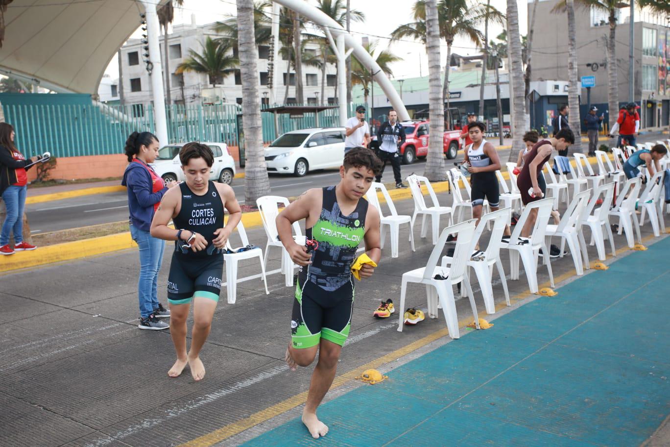 $!Mazatlán lidera acuatlón en etapa estatal de Juegos Conade