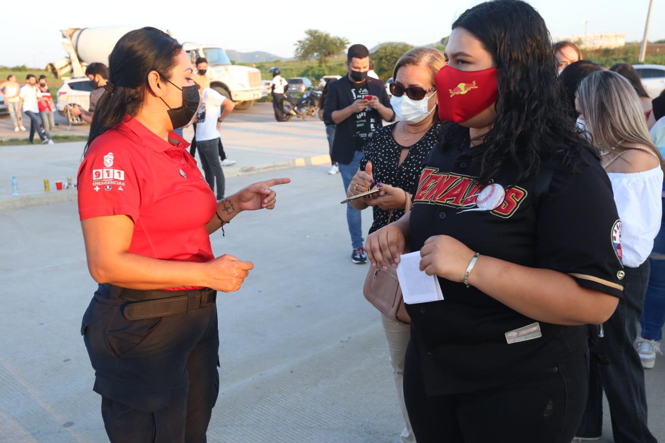 $!Todo listo para el concierto de Christian Nodal; mujeres, la mayor parte de asistentes
