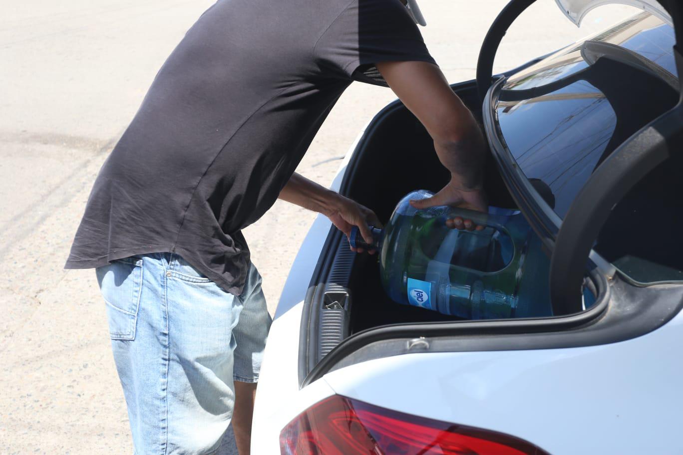 $!Jumapam aseguró que este viernes se normalizaría el abasto de agua, pero en muchas colonias siguieron ‘a secas’