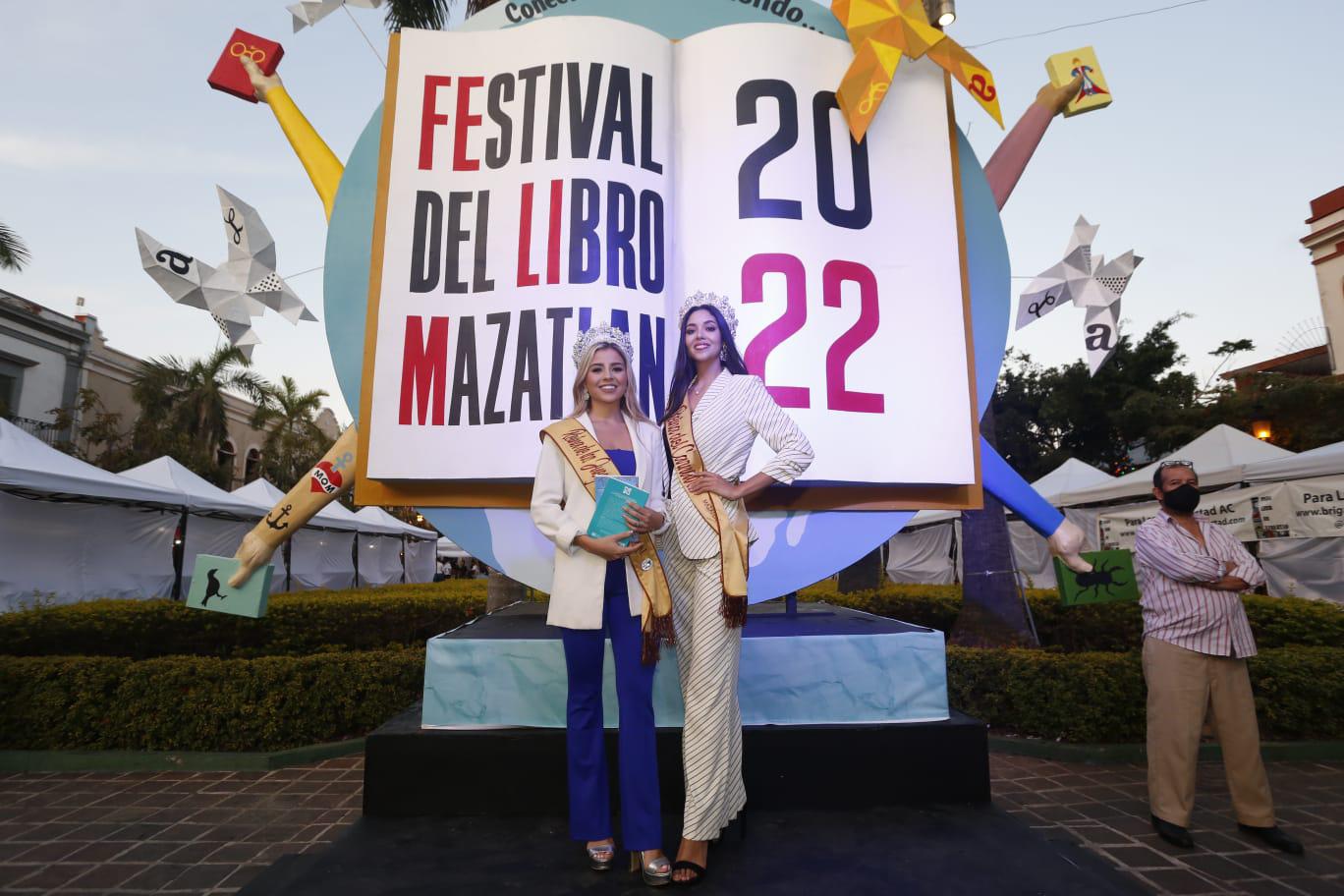 $!Ivanna Matamoros y Carolina Pérez, Reina de los Juegos Florales y Carnaval 2022, respectivamente, presentes en la inauguración.