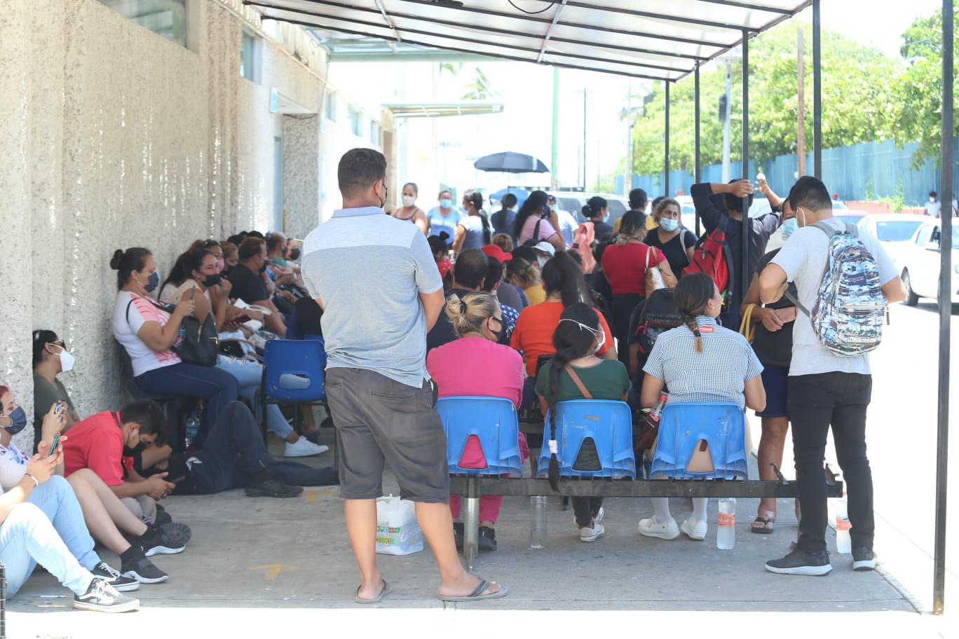 $!Área Covid-19 del IMSS Mazatlán registra fuerte demanda de derechohabientes