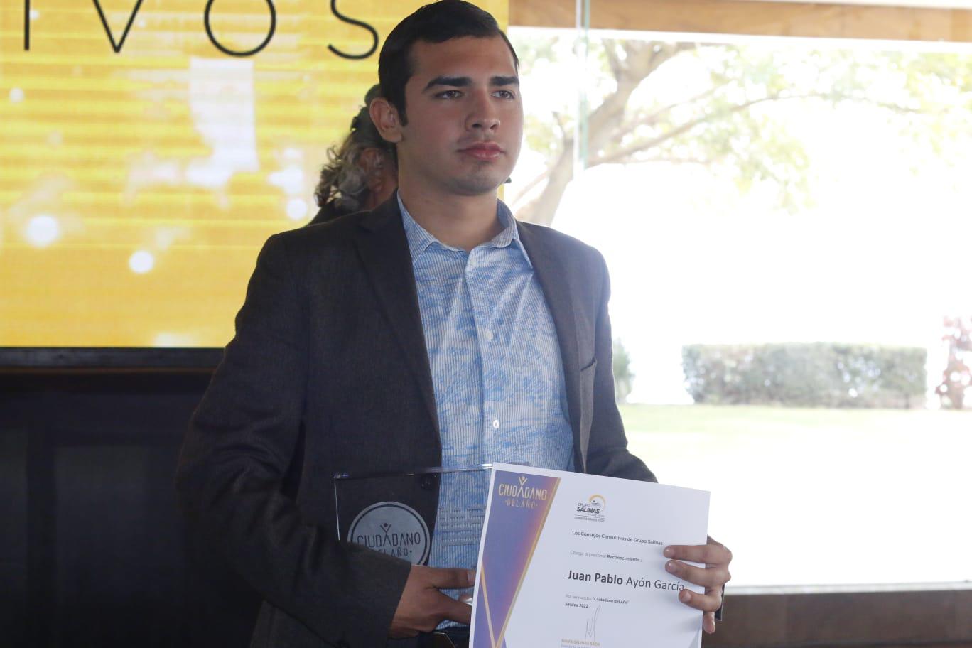 $!Perlas del Pacífico, Adoniram Castro y Juan Pablo Ayón reciben galardón Ciudadano del Año