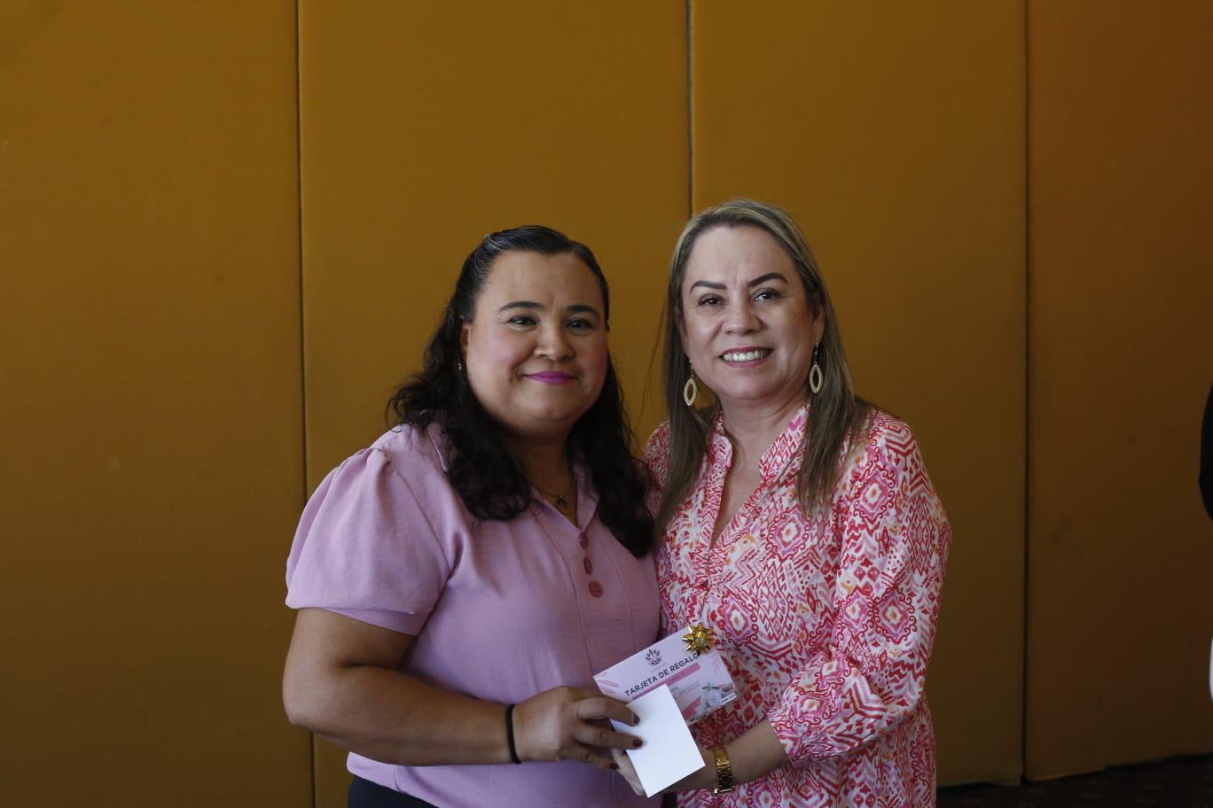 $!Noelia Aguilar y Elva Aguirre.