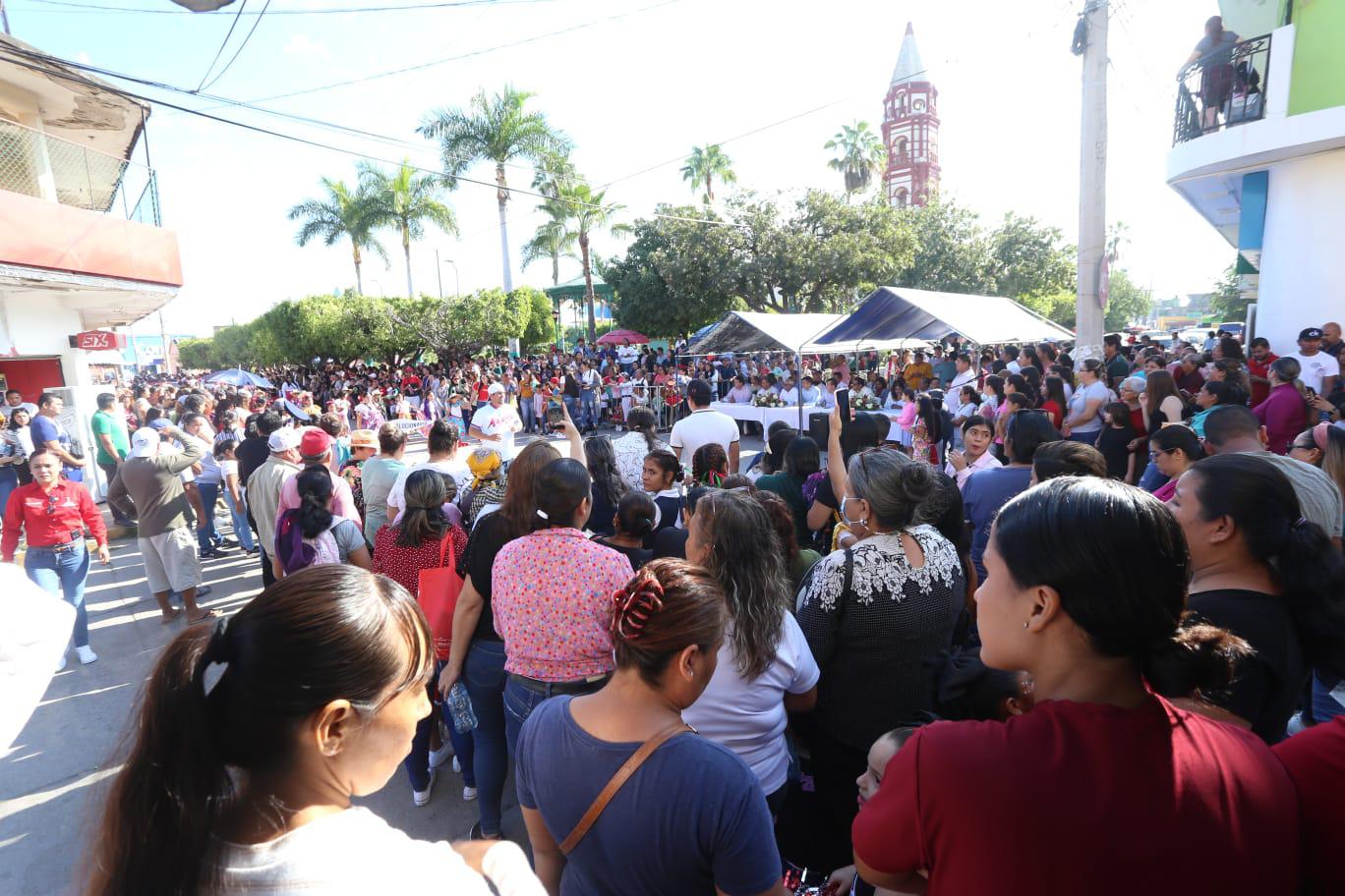 $!Encabeza Alcalde de Mazatlán desfile en Villa Unión para celebrar el 112 inicio de la Revolución Mexicana