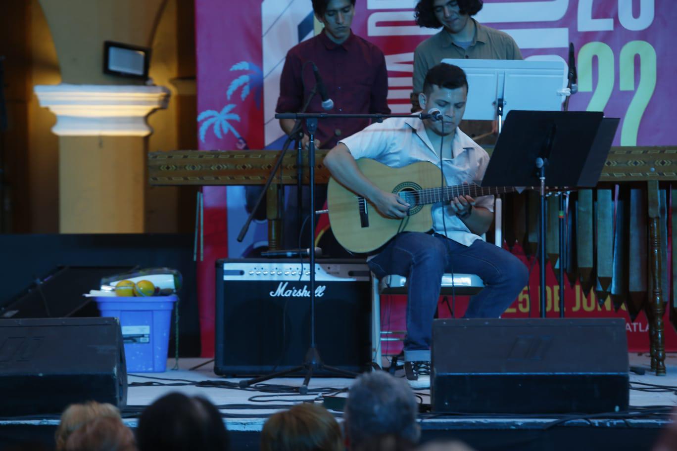 $!La Machado y el Callejón Liverpool vibran con el Día de la Música, en Mazatlán